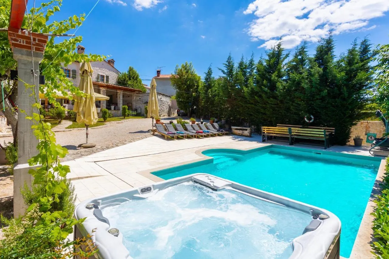 Villa Damiana Petrici 0*,  Croatia
